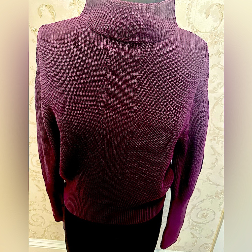 NWT Hugo Boss women puffy sleeve sweater. size S. Wine color